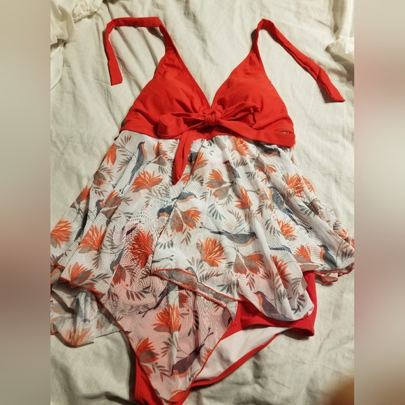 Nwot swim dress large one piece attached skirt. Adorable and flattering super cu - Picture 4 of 10